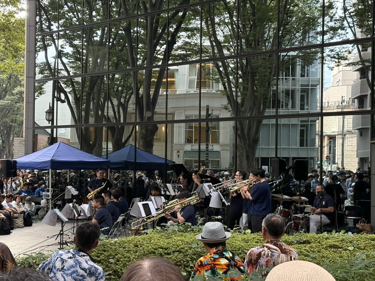 BremenJazzOrch's tweet photo. 初めての定禅寺ストリートジャズフェスティバル終演しました！たくさんのお客さんに盛り上げていただき助かりました（大感謝） https://t.co/MfjflrtYDx