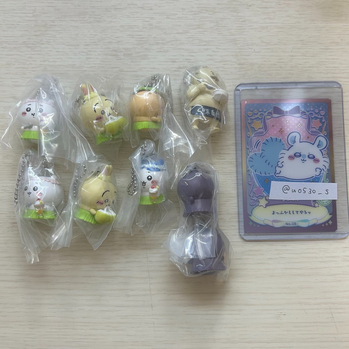 u0530_s's tweet photo. 【交換】ちいかわ　ガチャガチャ　映画
たべものいっぱいマスコット

【譲】　うさぎ、ちいかわ、嶋次郎、ハチワレ、栗まんじゅう、シークレット

【求】　モモンガ　

モモンガひとつのみ1対1の交換希望です。
郵送での交換希望です。
お気軽にお声がけください。 https://t.co/6AFf1IBcNR