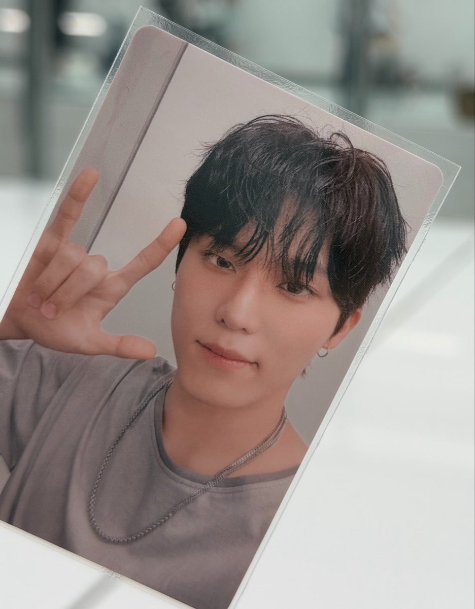 jjun6wo's tweet photo. 정우 포카 존귀 🥹🥹 #박정우 https://t.co/IKKcOYFfXv