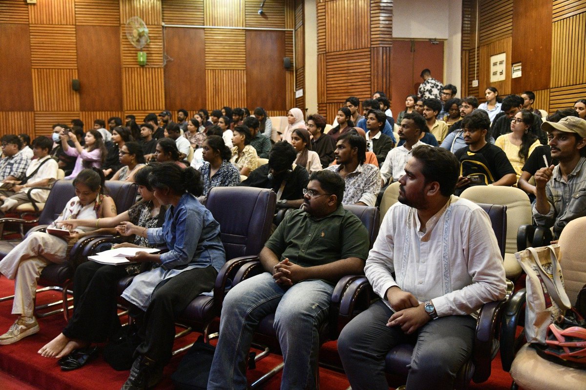 sjmhyd's tweet photo. SPECIAL LECTURE
Ms. Pallavi Baheti, Tagore Fellowship Scholar, brought our Indian Modern Art collection to life with a lecture full of passion, depth, and illuminating insights. Her words reminded us of the power of creativity to connect generations.
#SJM75 #PlatinumJubilee https://t.co/0fYcrWlcw0