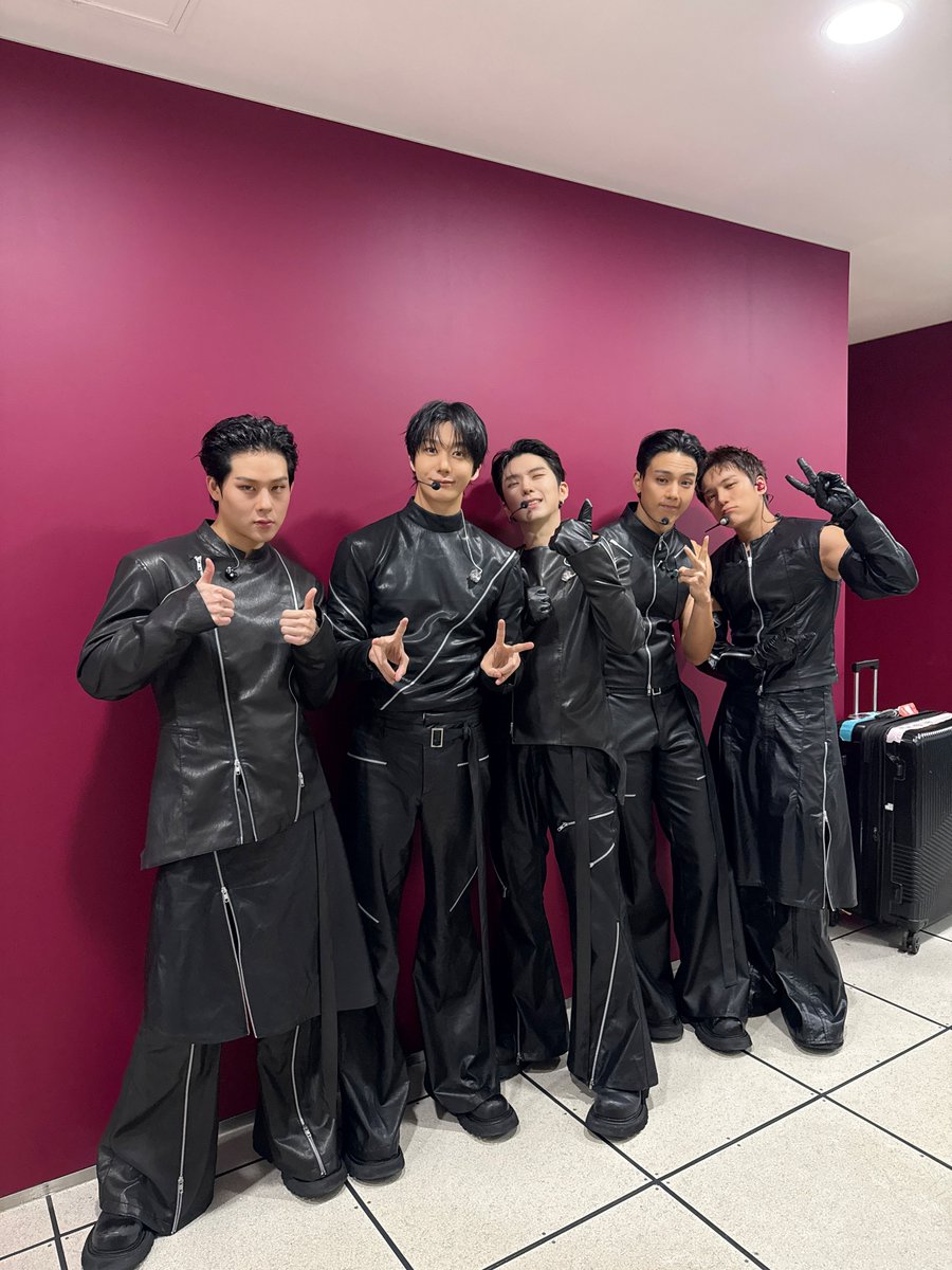 OfficialMONSTAX's tweet photo. [📸]
260912 MBC #쇼음악중심

#MONSTAX #몬스타엑스
#ThePhase #MAGIC https://t.co/ShzOVjrVcy
