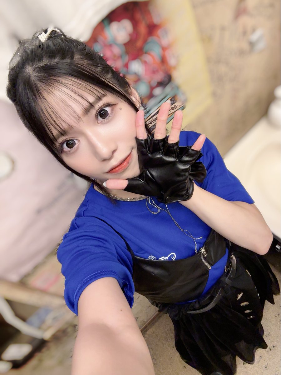 AsakaOfficial's tweet photo. ⋱ #亜咲花サテライトツアー 府中公演 ⋰

🎊祝SOLDOUT🎊  みんなありがとう！
勝手に作ったエフフォーリアの応援曲「No.1」を府中で歌える日が来るなんて…🥹✨

バンドライブ   「Born This Way 2026」
11/1(日) 開演16:00  名古屋・中日ホール
🎫 https://t.co/DrJVUldmKN https://t.co/eu0ZfiT784