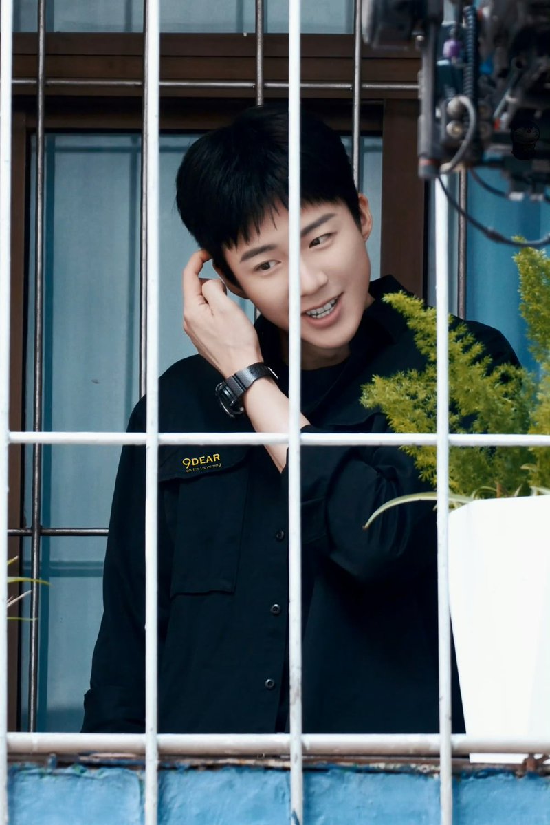 zclclub's tweet photo. 하 얼폼 미쳣네 어떻게 하면 고경관한테 잡혀갈 수 있냐고요 https://t.co/L9LLtjM1k7