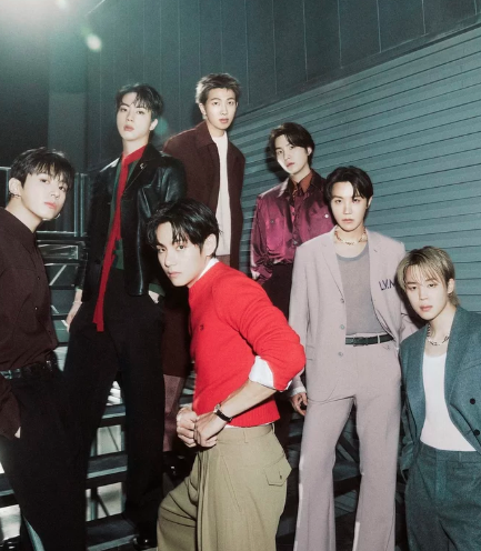 AboutMusicYT's tweet photo. Arirang by BTS becomes the first album released this year to sell over 1 million pure copies in the US. https://t.co/6eCWYk9dUi