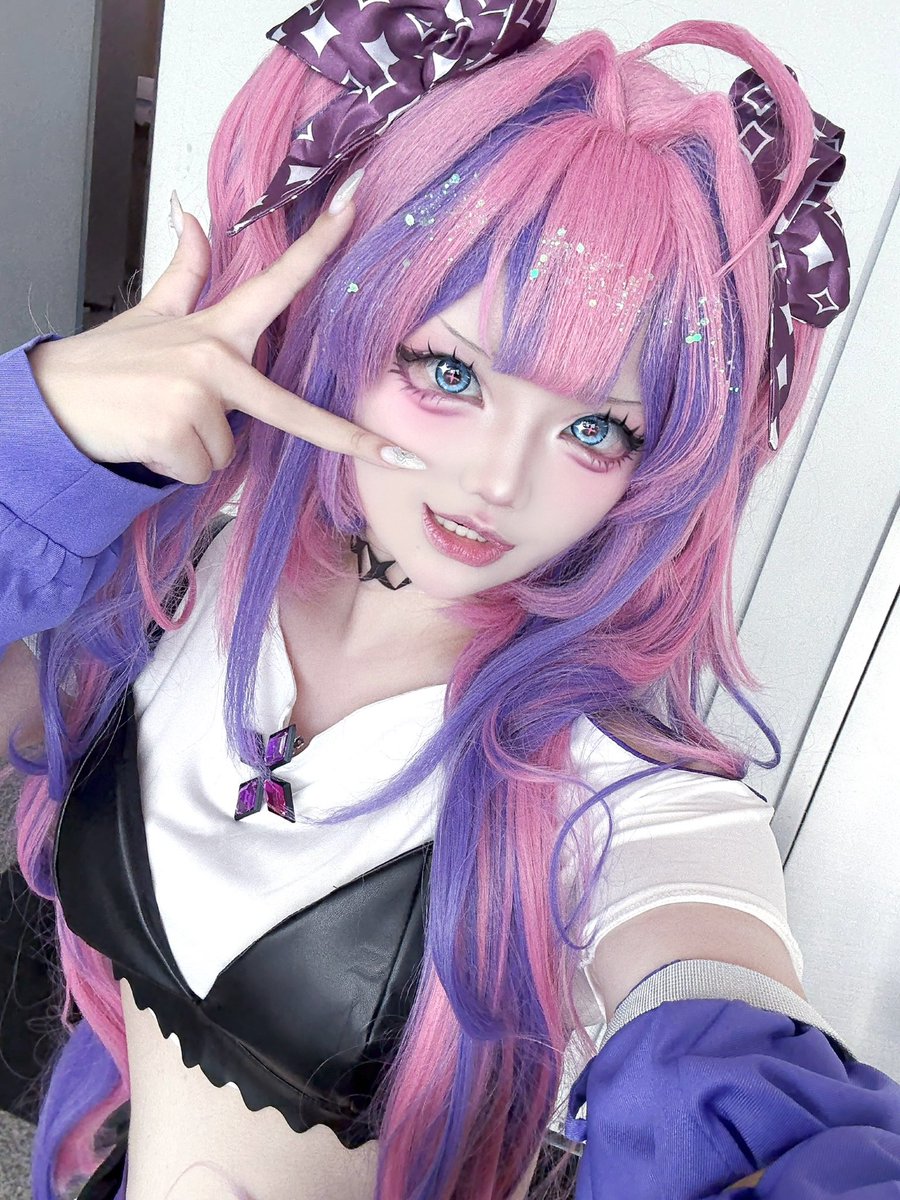 s2uzii's tweet photo. #ヴィヴィメイク cos 💅✨ https://t.co/7Mw63sE2nn