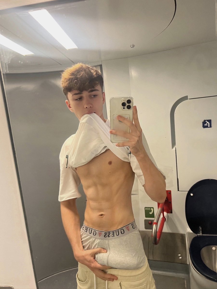 danielcollados8's tweet photo. Would you be nice with my 🔨? https://t.co/zgcQaUaeAA
