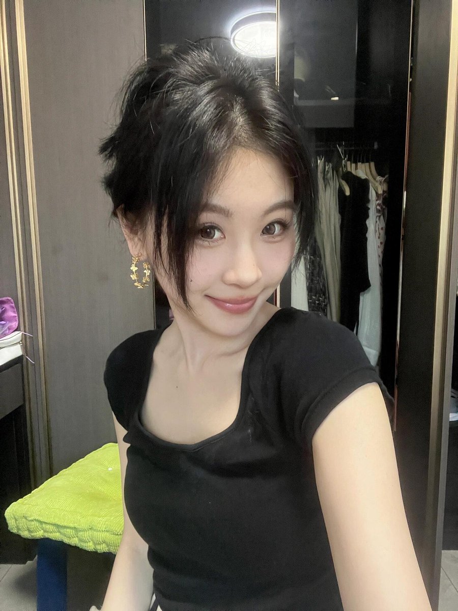 NoVoteToTMC's tweet photo. 漂亮只是第一眼，真正让人上头的，是相处之后越来越舍不得离开 https://t.co/B3j2pnRPbJ