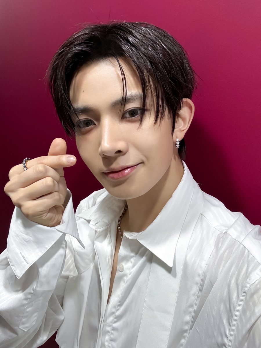 h_evva_n's tweet photo. 260912 @ 쇼! 음악중심
#EVAN #에반 https://t.co/j0vEgMXol8