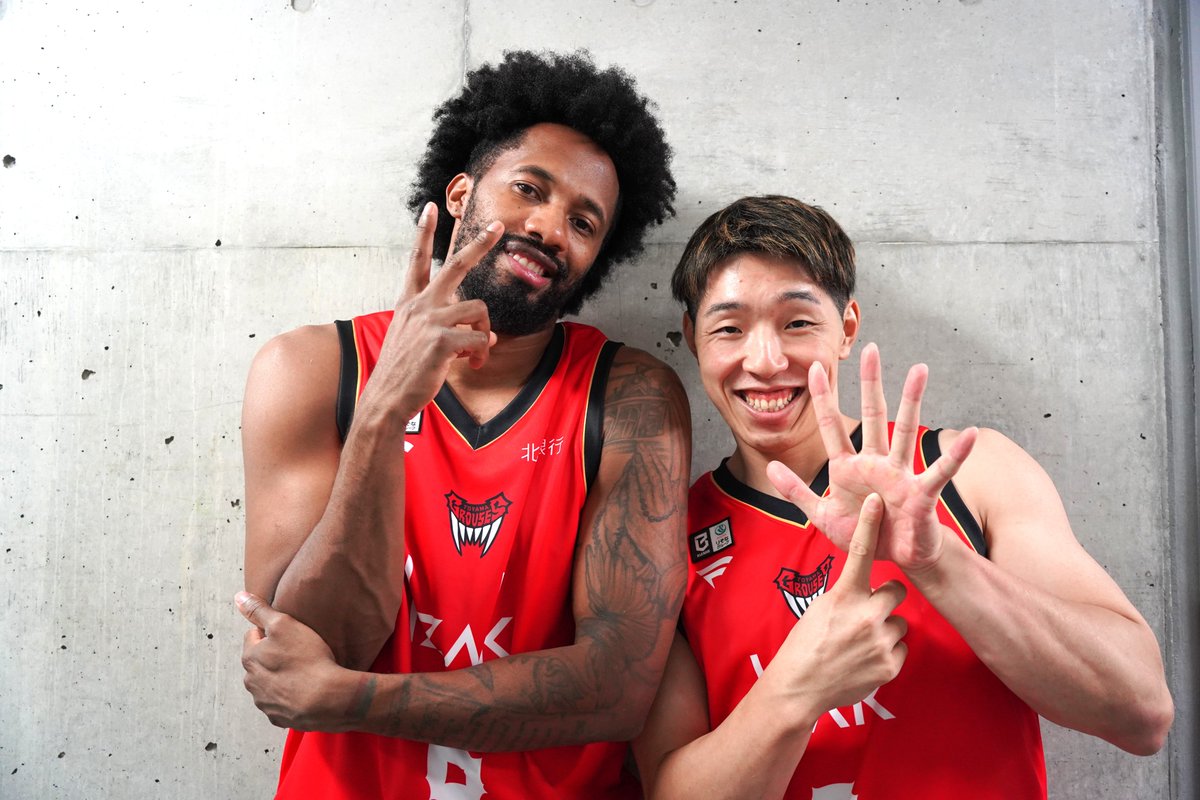 toyamagrouses's tweet photo. ／
2026-27シーズン キャプテン決定🐔🔥
＼

2026-27シーズンのキャプテンが #岡田雄三 選手と #ブライアンアンゴラ 選手に決定しました！
👉https://t.co/XaS6NoR8ME

#富山グラウジーズ https://t.co/1sWJr8rWEn