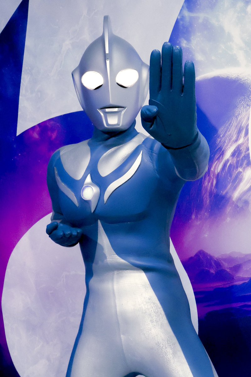 lunaultimate07's tweet photo. 2026/09/12 16:00

ULTRAMAN Gallery 平成climax展 in 大阪•あべのand

ウルトラマンコスモス ルナモード

いつのまにか背景が60周年に変わり驚きですw
BGMもコスモスの歌だけでなく劇伴も使って空間から楽しませてくれました。

#平成クライマックス展
#コスモス活動
#ウルトラマンコスモス https://t.co/3ffOV6OVfp