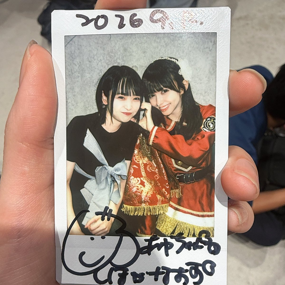 ayu0515a's tweet photo. 前回ポーズ気が合わなすぎたから全部おまかせしたらちゃんとリードしてくれた❤️
今日も最強に可愛かった！背が低いのバレるところだった危ない危ない😌

 #しほちゃんハイサイ
 #夏目志穂 https://t.co/nCturkTssn