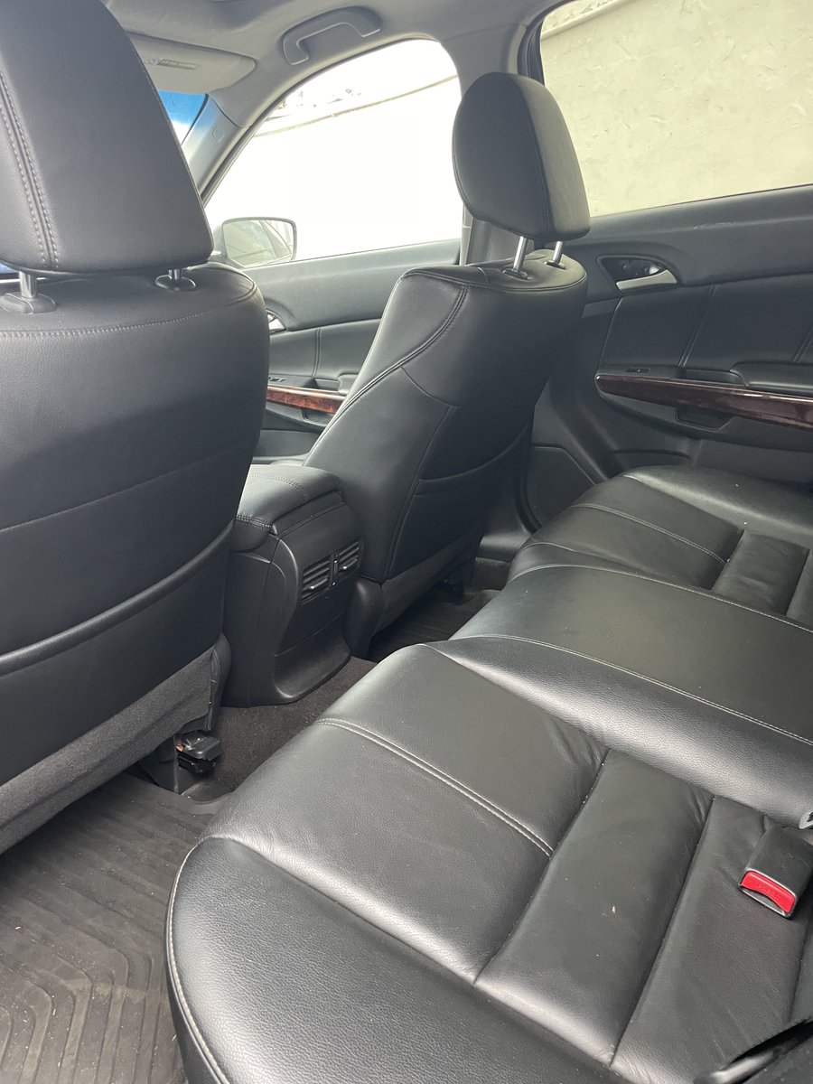 Tunmobees's tweet photo. 2010 TOKS HONDA CROSSTOUR 🔥🔥

Clean, sharp and very presentable!
✅ V6 Engine
✅ AWD
✅ Automatic
✅ Leather Interior
✅ Cold A/C
✅ Smooth Engine &amp; Gearbox
✅ Spacious &amp; Comfortable
✅ Neat Interior &amp; Exterior
✅ Ready for immediate use

Location: #Lagos 🇳🇬 
💰 Price: ₦9.9m https://t.co/zHOW9WaJGV