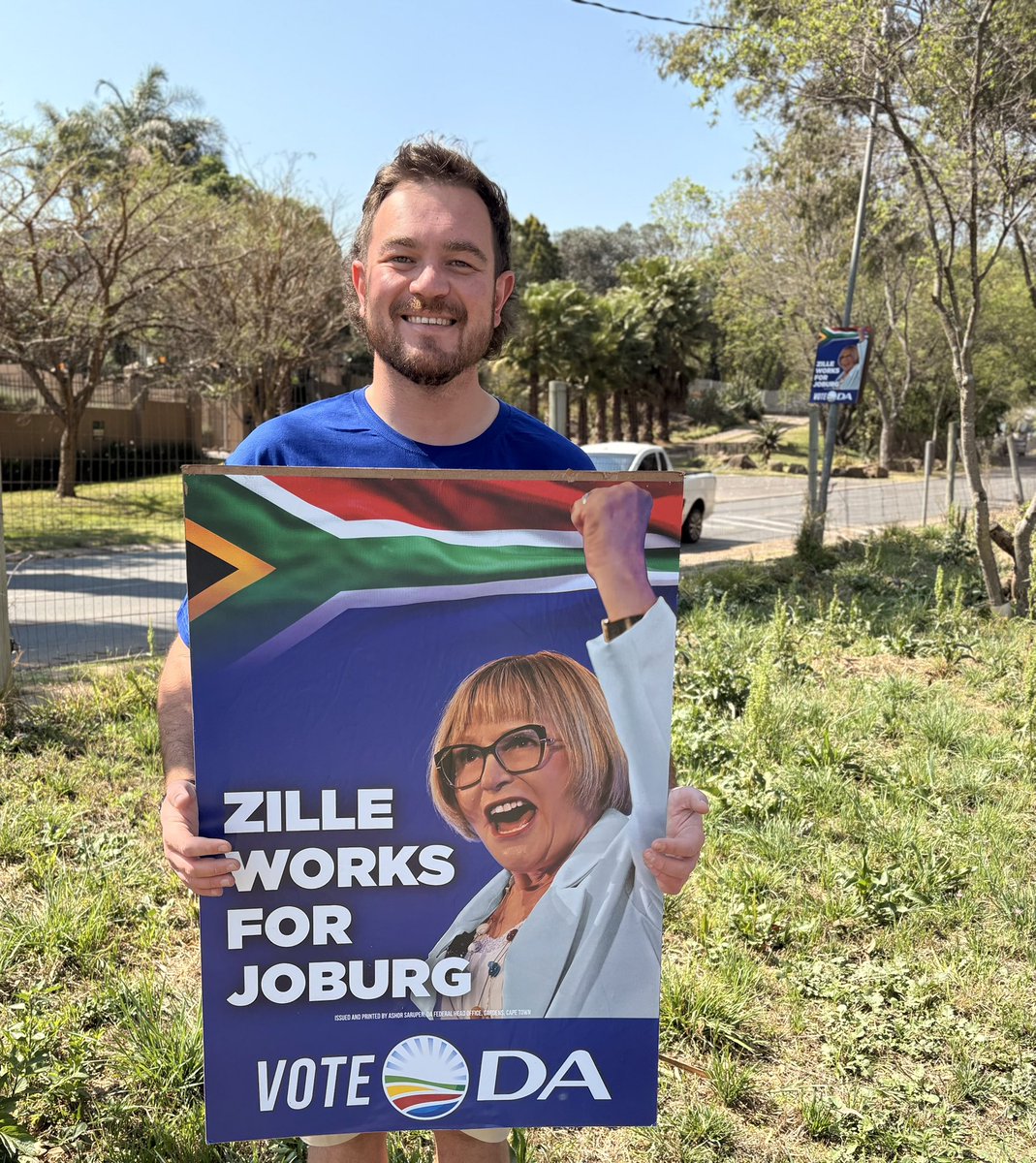 Jarrod_Delport's tweet photo. Helen Zille works for Joburg. 

Unite behind the DA to get Joburg working. #Zille4Mayor #GetJoburgWorking https://t.co/kkwKlrWhEU