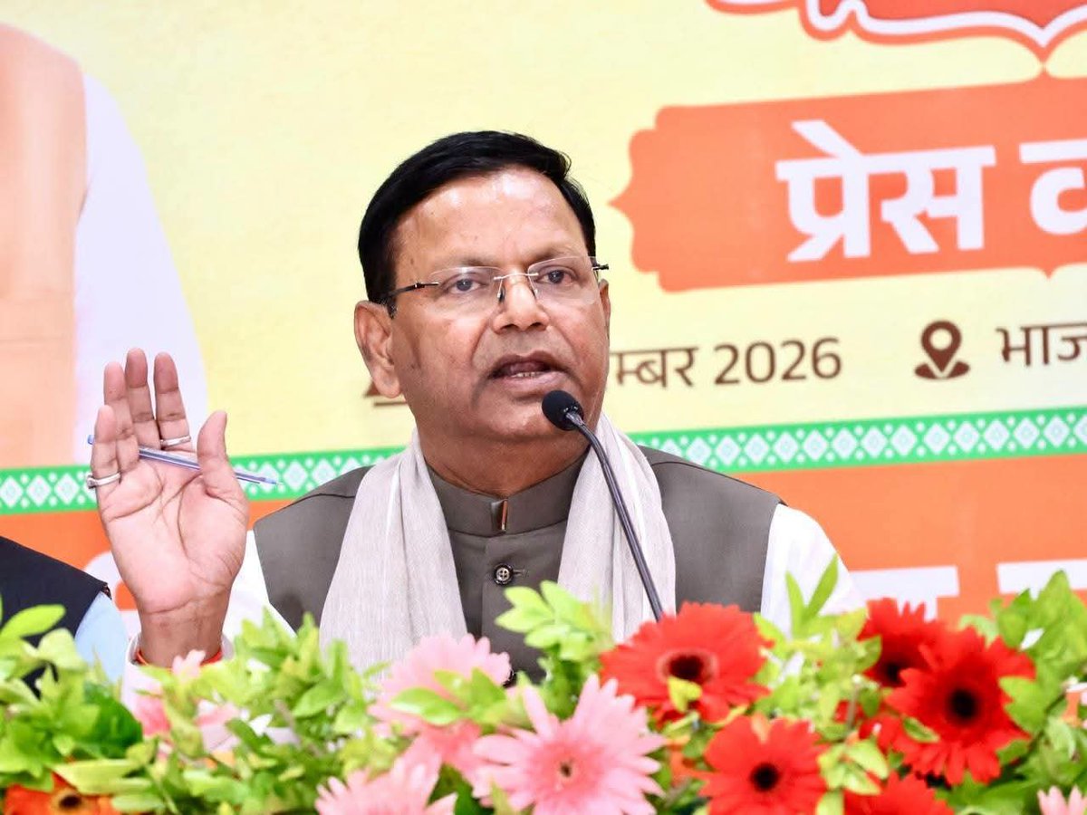 mppchaudhary's tweet photo. भाजपा प्रदेश मुख्यालय, लखनऊ में आदरणीय प्रधानमंत्री श्री नरेंद्र मोदी जी के सेवा, समर्पण और संकल्प के 25 वर्षों को समर्पित ‘सेवा संकल्प अभियान’ के संबंध में माननीय मुख्यमंत्री श्री योगी आदित्यनाथ जी के साथ मीडिया बंधुओं को संबोधित किया।

गुजरात के मुख्यमंत्री से लेकर देश के प्रधानसेवक तक, आदरणीय प्रधानमंत्री श्री नरेंद्र मोदी जी का 25 वर्षों का सेवाकाल नए भारत के निर्माण के संकल्प और उसे साकार करने के निरंतर प्रयासों की प्रेरणादायी मिसाल है। उनकी यह यात्रा हम सभी को राष्ट्रसेवा के लिए निरंतर आगे बढ़ने और अपने संकल्पों को पूरा करने की प्रेरणा देती है।

#SevaSankalpAbhiyan
#सेवा_संकल्प_अभियान 
#UPWITHPANKAJCHAUDHARY

@narendramodi 
@myogiadityanath 
@BJP4India @BJP4UP
