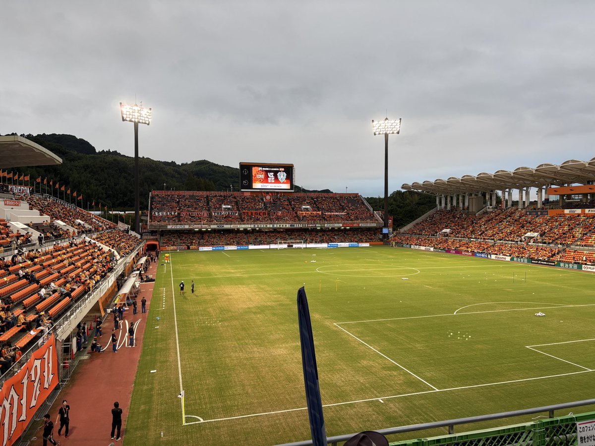 truemac3's tweet photo. スタジアム到着。ぱるちゃんはっぴいいなぁ、、😕
#avispa #アビスパ福岡 https://t.co/EA7b6jyAVs