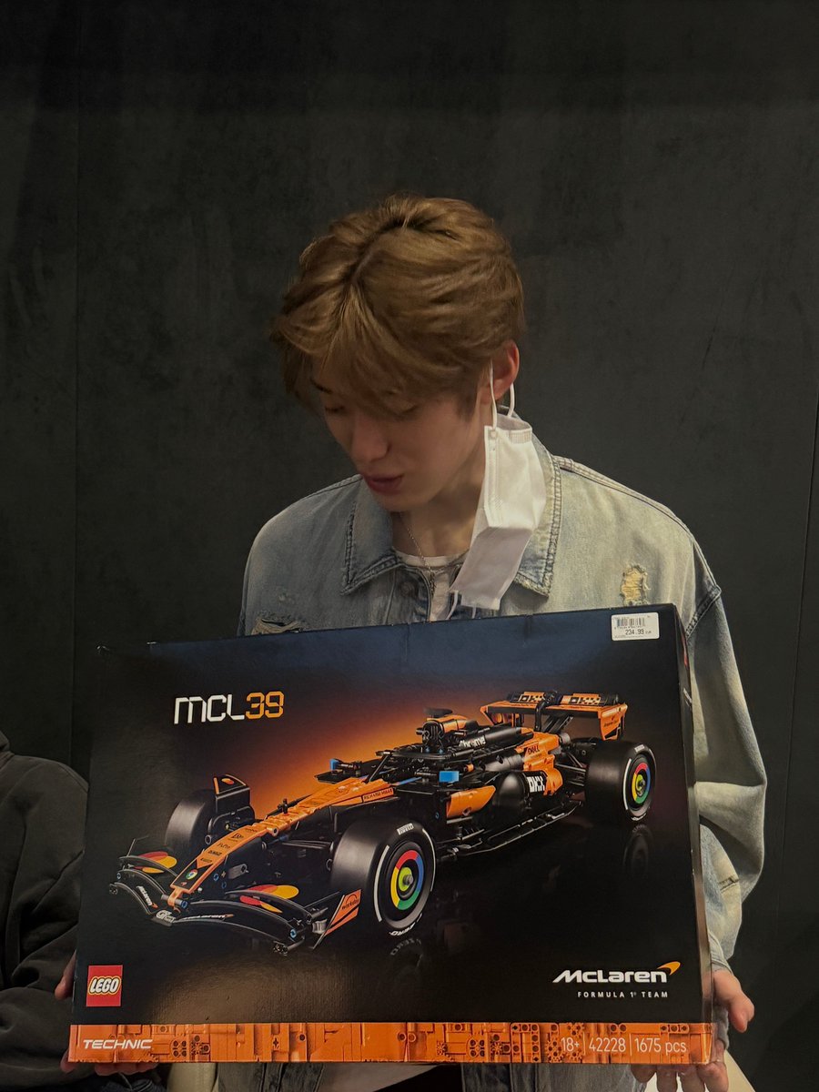 sanghteon's tweet photo. this lego from sangwon is really a birthday present for sanghyeon! my 2sangz 🥹🤍

🐶 : sangwonie hyung bought me a birthday present in advance!!! 
🐶 : i look like a little kid who’s excited to receive a present ㅋㅋㅋㅋ https://t.co/Z6MdvWvgHH
