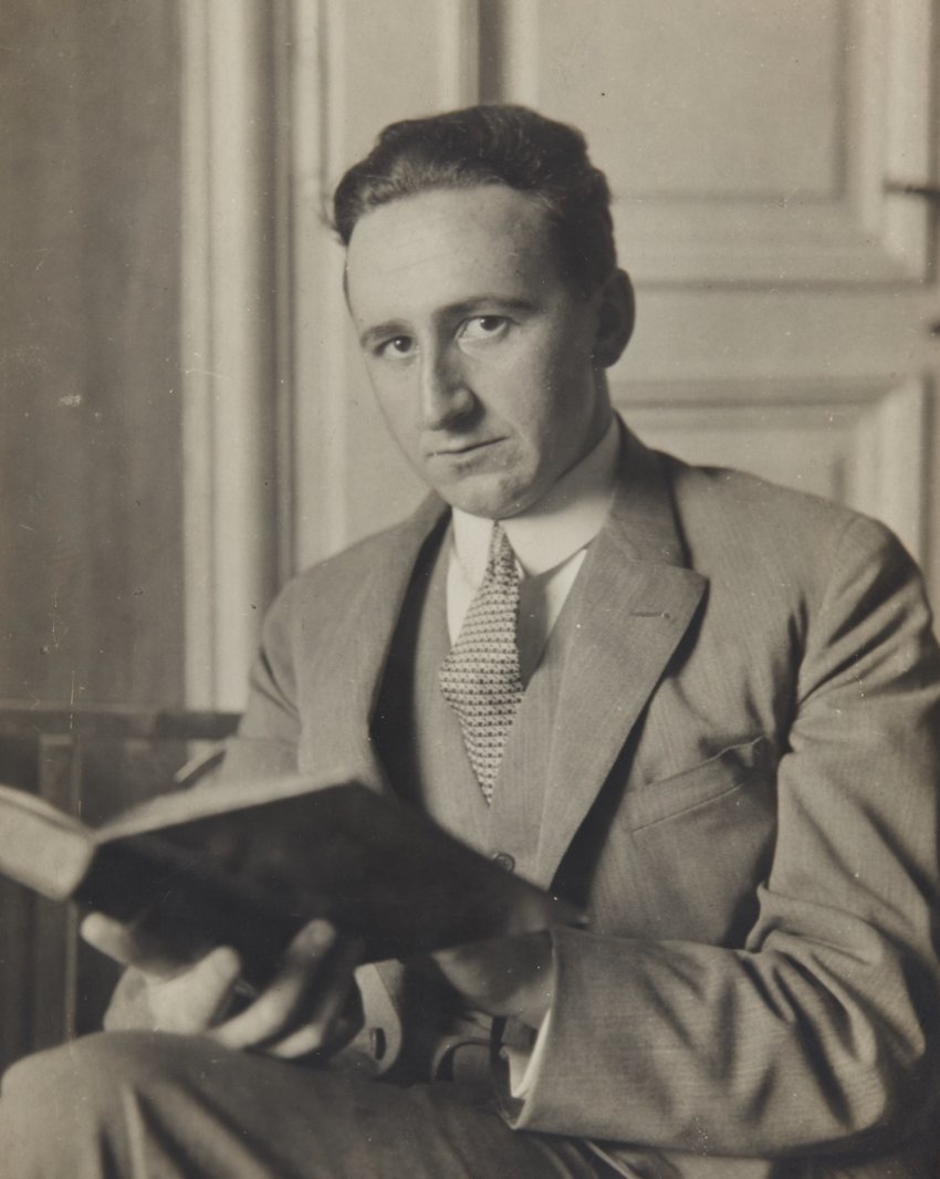 FAHayekSays's tweet photo. “The task of the political philosopher can only be to influence public opinion, not to organize people for action. He will do so effectively only if he is not concerned with what is now politically possible but consistently defends the ‘general principles which are always the same.’”

— Friedrich Hayek