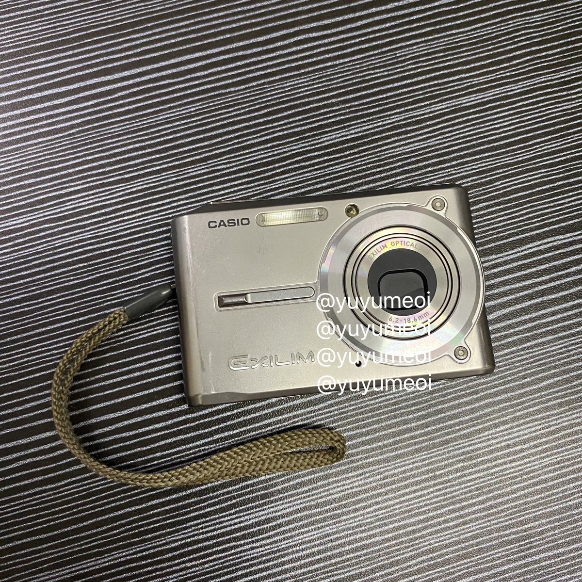 yuyumeoi's tweet photo. ส่งต่อกล้องดิจิตอล รุ่น Casio ex-s100
price 1,300 บาทส่งฟรี 🚚

- แฟลชออก ซูมได้ ใช้งานเต็มระบบ
- ตำหนิ รอยตามบอดี้ จอย่น ไม่ส่งผลกับรูปภาพ
- สิ่งที่ได้ = ตัวกล้อง , แบต , เมม 2gb

รูปคน dm ค่ะ ❤️
#ส่งต่อ #กล้องดิจิตอลมือสอง #กล้องดิจิตอล https://t.co/yHCCarnZ7X
