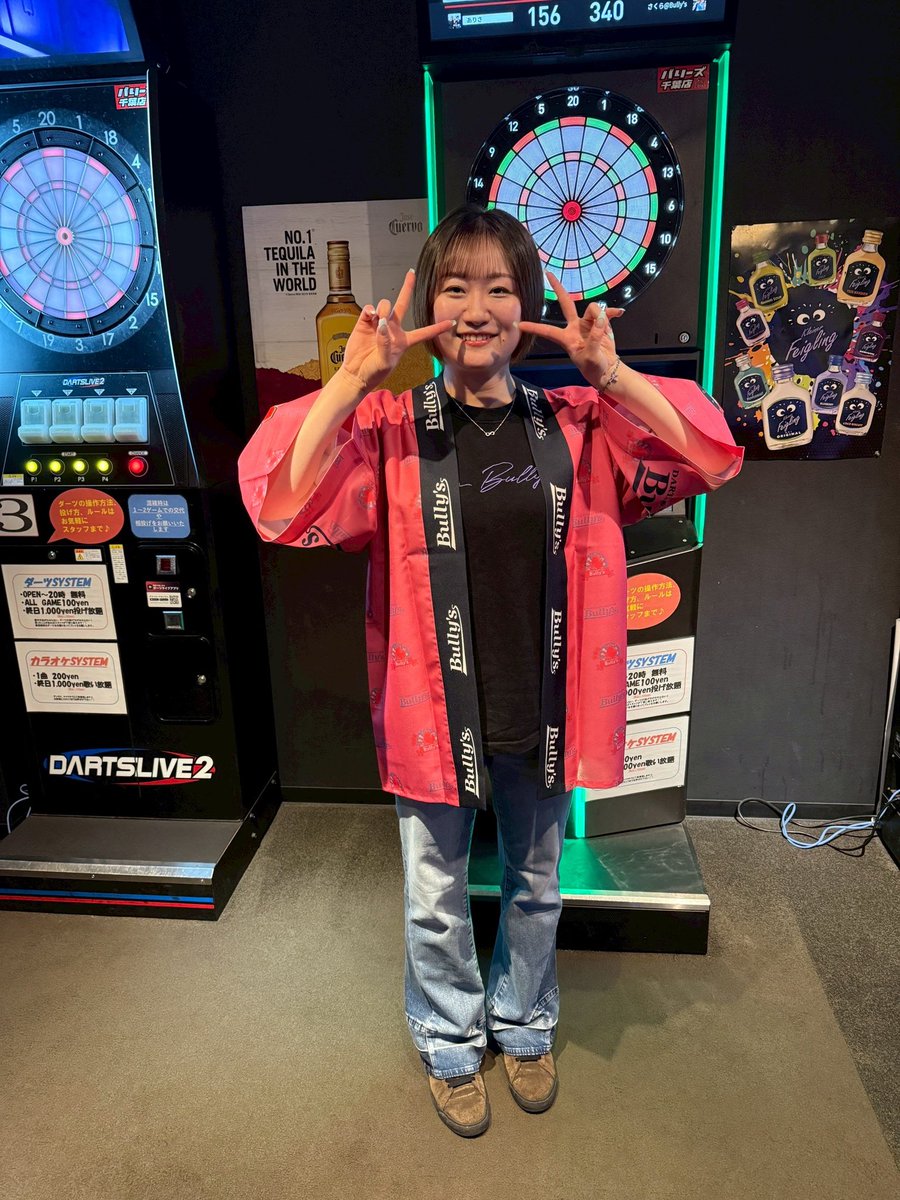 Bullyschiba's tweet photo. 9/12(土)18時～翌朝5時まで営業いたします！

涼しい日が続いておりますがBully's千葉店は熱く元気にOpenします！🔥

『Bully's千葉店×MIRARCH Specialコラボくじ』
1日目から沢山のお客様に引いて頂きました✨️
まだま���豪華景品残っておりますのでぜひお早めに🏃‍♂️💨

期間中はスタッフがはっぴを着てお待ちしております！

ダーツライブカプセルVol.2も入荷から2日でかなり少なくなってきております！
推しをまだGETできてない方はぜひぜひBully's千葉店へどうぞ( > ·̫ <)👍🏻🌟

本日は、はやと&ニーナ&むつき&さくら&かんじで元気にお待ちしております！