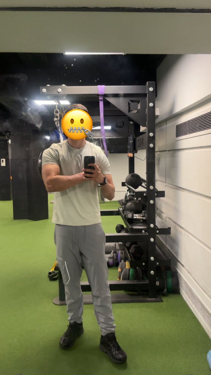 Findomrecruiter's tweet photo. He’s at the gym getting bigger, your job is to fuel is muscles💪 

DM to send an initial tribute to him, filters out his time wasters 

Serve a real Pakistani Straight Alpha

#findom #paypig #paypigs #footslave #cashmaster #cashsubs #pakistanifeet #pakistanialpha #drain #serve https://t.co/64PkKjpERl