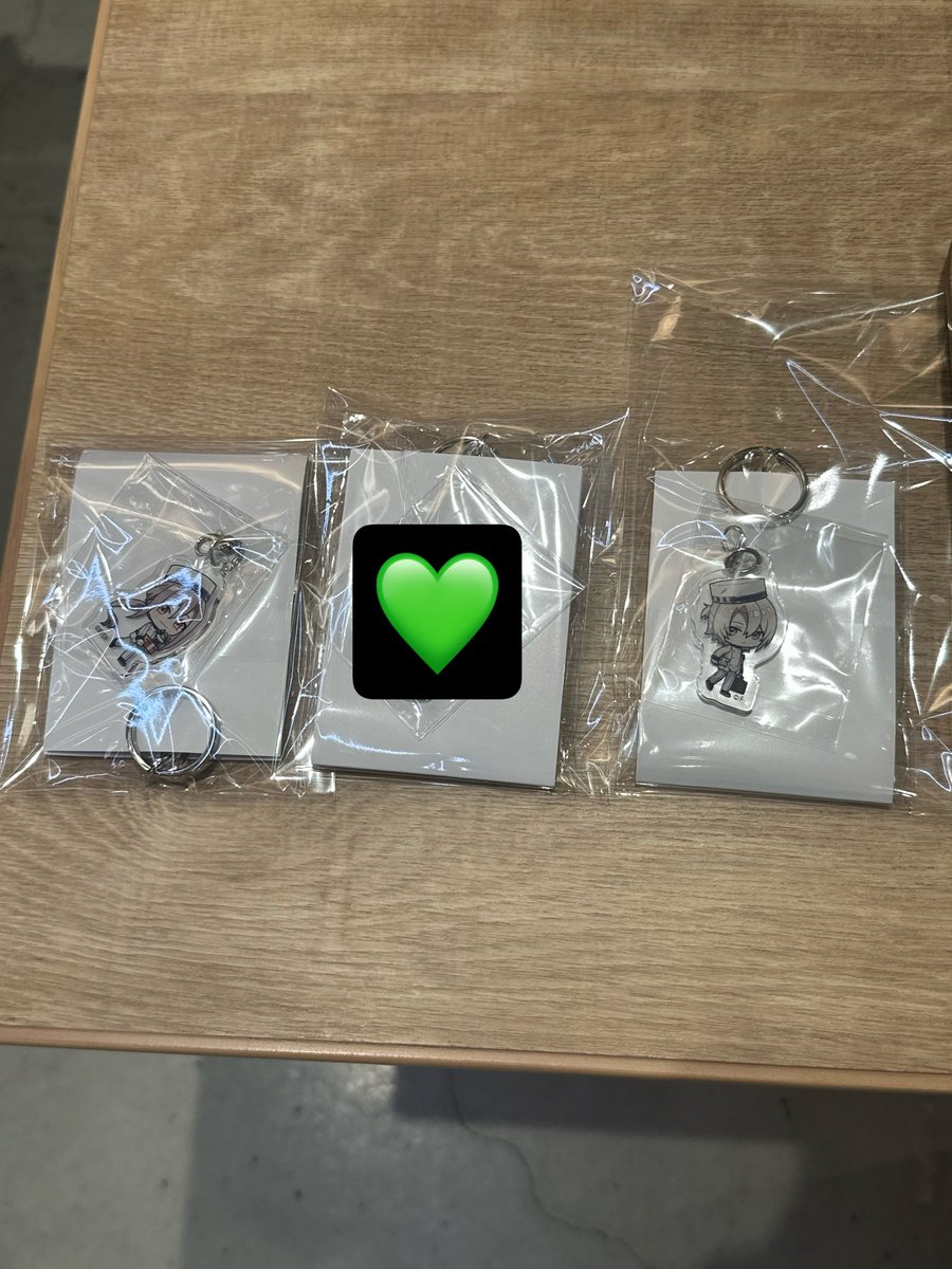 heiwaaaaat's tweet photo. 交換
オトメイト　オトパ
譲　アクリルスタンド
魅ナミ、イヴ、マティス
チャーム
鴻上滉、幸麿
求
異種　ネームバッジ　ネムバ　響
本日お手渡し希望 https://t.co/NRCZSEQZ5l