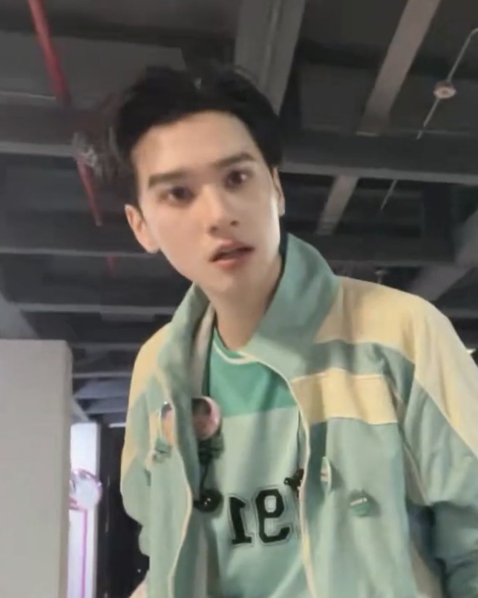 doodiedelulu's tweet photo. “ดู prx ด้วยกัน แข่งดึกมากก ตี1”

ห้ะ ตี 1 อยู่ด้วนกัลลห์???? https://t.co/T89D8zjGBC