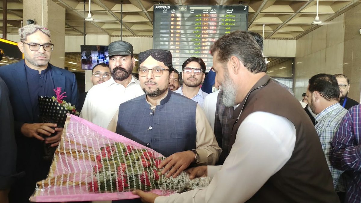 DrHussainQadri's tweet photo. President Minhaj-ul-Quran International, Prof. Dr. Hussain Mohi-ud-Din Qadri, has arrived in Karachi for a five-day organisational and movement-related visit. Senior office-bearers and workers of Minhaj-ul-Quran Karachi warmly welcomed him at Jinnah International Airport and presented him with bouquets.

#DrHussainQadri #MinhajulQuran #Karachi #MQI #Pakistan