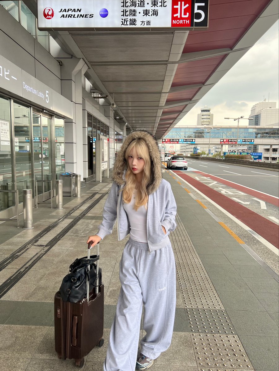 _emeryou_'s tweet photo. 空港コーデお気に入りすぎる https://t.co/qUl9sfskux
