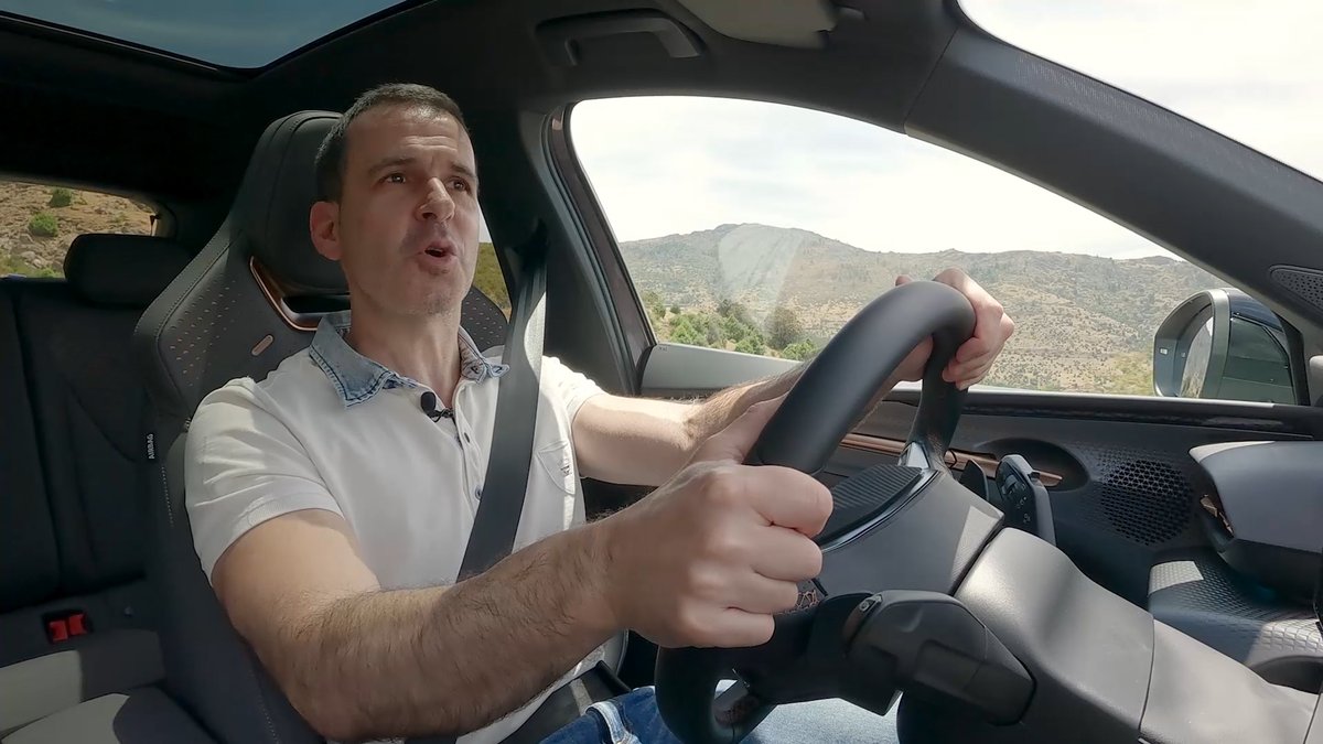 CCubicos's tweet photo. Este domingo en #CCubicos433, @_albertomontoya nos hablará, en una nueva entrega de nuestra sección "Conduce Seguro con @Ponle_Freno 🛑", de cómo la tecnología del interior del nuevo @CUPRA_esp Raval 🏁 nos ayuda a reducir las distracciones.

A partir de las 9:45 en @antena3com📺 https://t.co/Roggx8BpwL