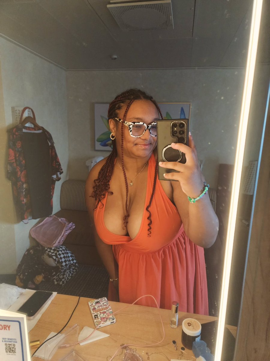 goblin824f's tweet photo. Who wants to turn her into a webslut https://t.co/QjzzmhY7es