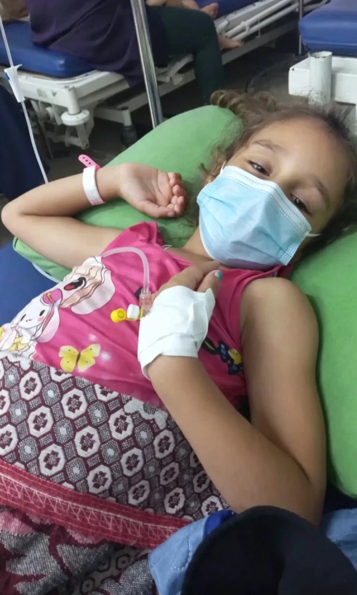 koki98391023617's tweet photo. My daughter is in the hospital with an intestinal infection. She urgently needs treatment and clean water. Her condition is very difficult. Please help us. 🙏🇵🇸
#gaza
#FreePalestine 
#gazze https://t.co/r71fMbRyhd