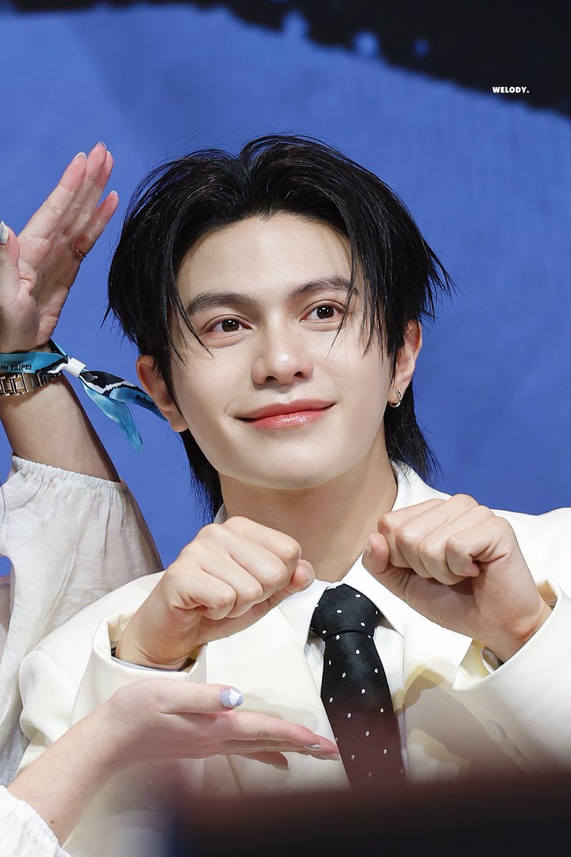 _welody's tweet photo. 260912 @Williamjkp1 

👉🏻😚👈🏻

#WilliamEstFMTaipei2026 
#WilliamEst #williamjkp https://t.co/Nq17MtRhzg