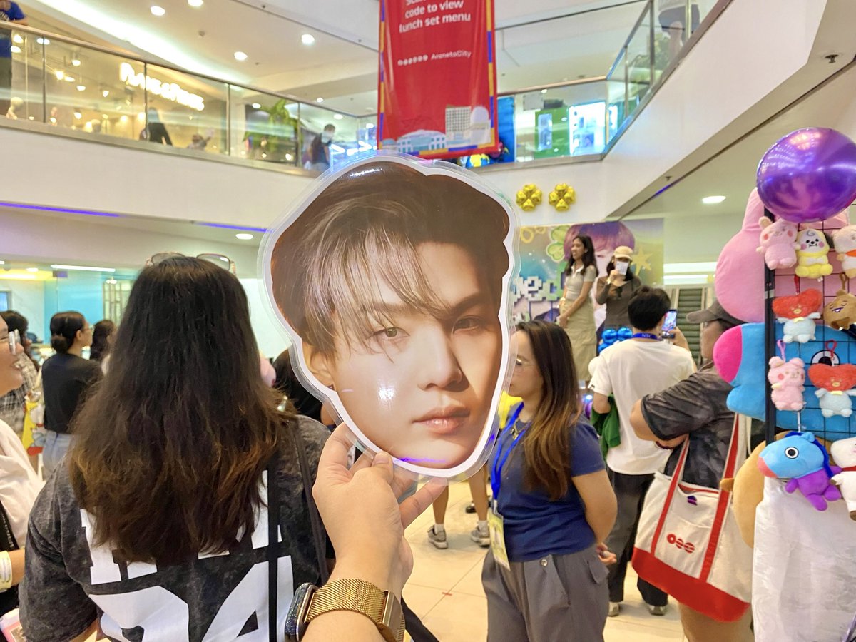 AranetaCity's tweet photo. Where you at, ARMYs?! ๐โจ
Donโt miss this special day together as we join the โLucky to be loved by NamKookโ fanzone event happening at the ๐ Activity Area, Lower Ground Floor, Ali Mall! ๐ซฐ๐ซถ
#AranetaCity #CityOfFirsts #AliMall https://t.co/f7KB3zC7yF