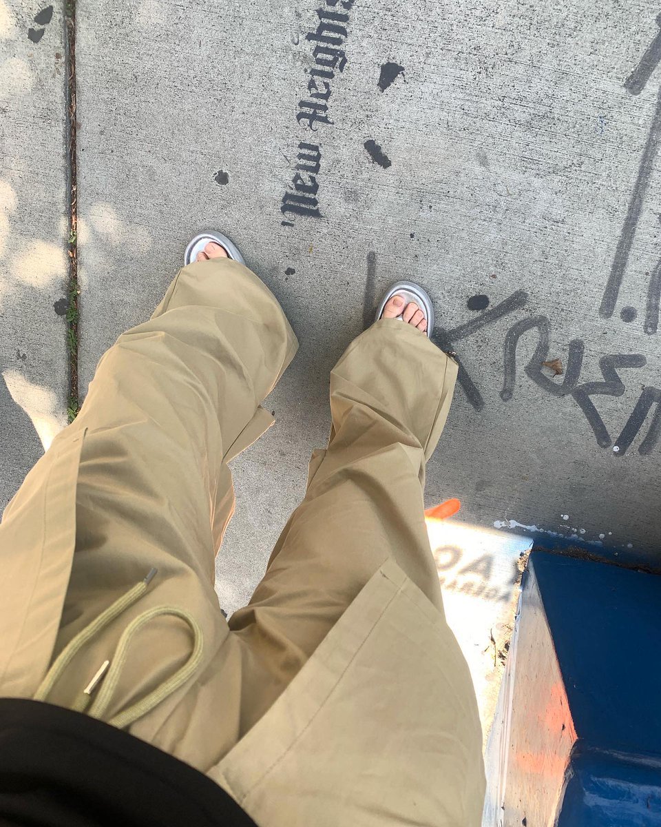 estilofrom's tweet photo. Wassup 🌍 Just dropping by to say: your smile can brighten someone’s day—wear it proudly. 🔥
wEPe https://t.co/kW2hwAZqiq