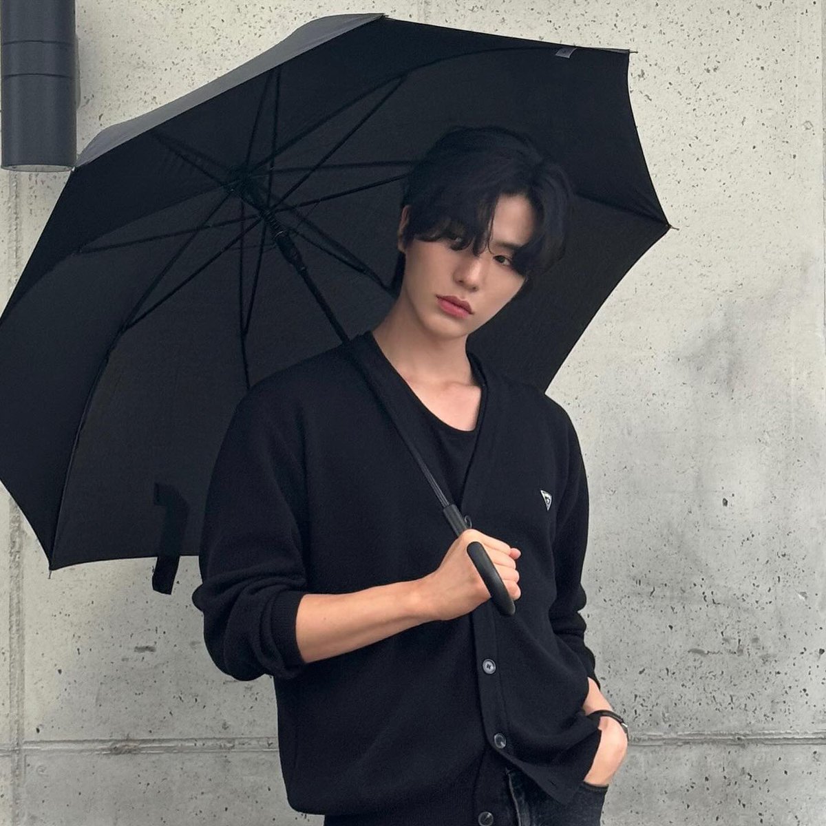 Clooooud_0615's tweet photo. 또 비 오는 날이네요..☔️ https://t.co/ddqV6qGqLt