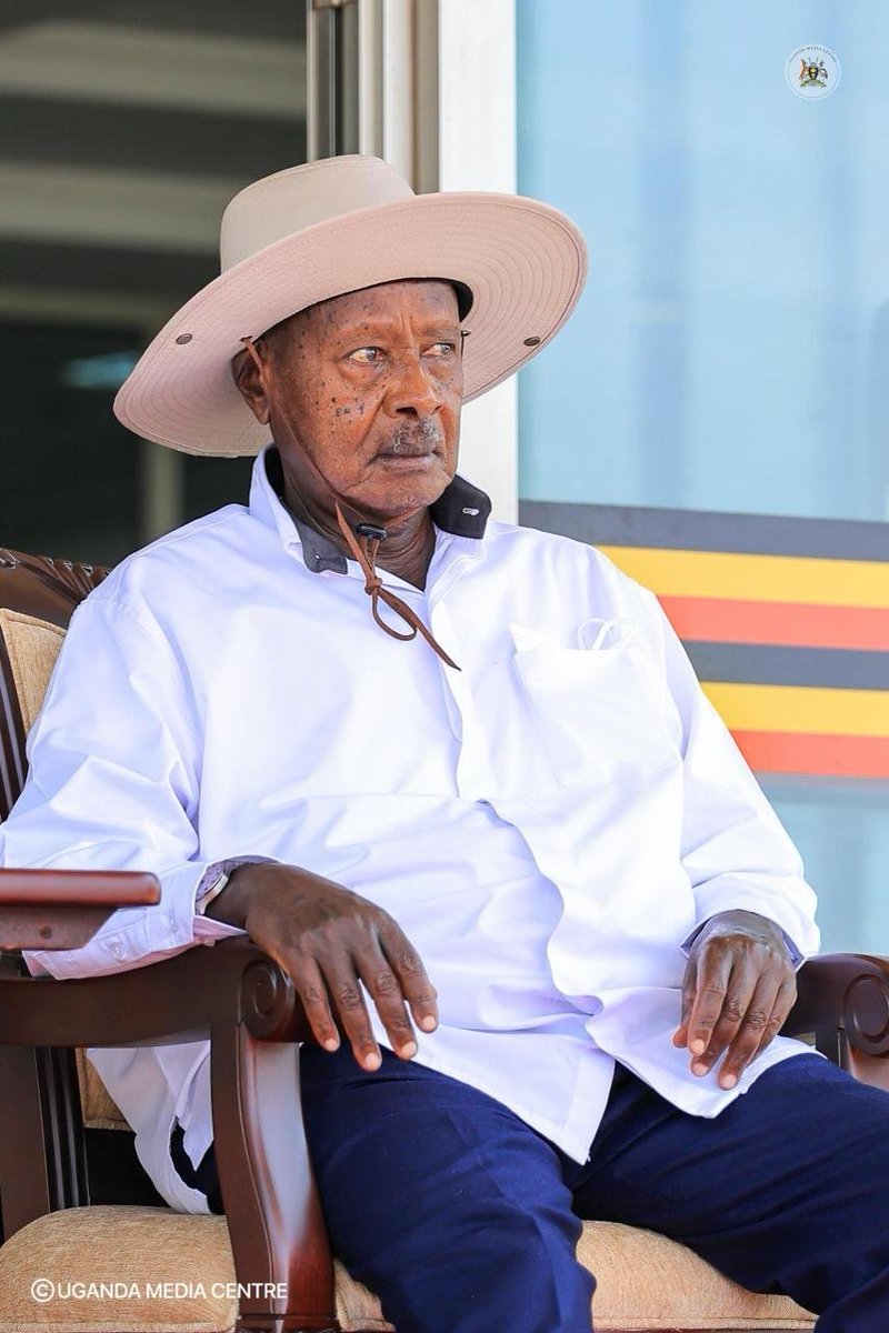 DerasWellness's tweet photo. Hello I know we are mourning our dear King Oyo and I saw general Museven shade a year but where are our people. Are they not human too 😭 Where is King Zale??? Where is Sam Mugumya??? https://t.co/sqBNDzFO5y