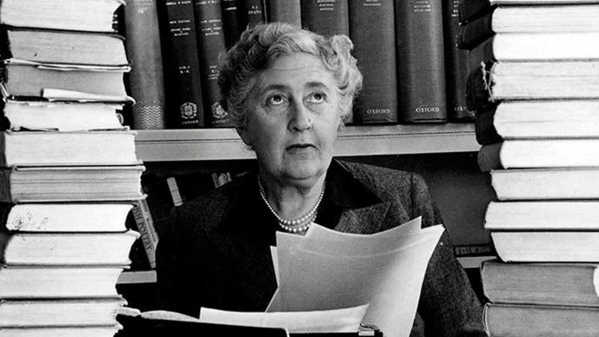 One_Bookaholic's tweet photo. Why You Should Read Agatha Christie: Her Best Novels https://t.co/SFZBRYiRQn https://t.co/Pj2GMHB3zZ