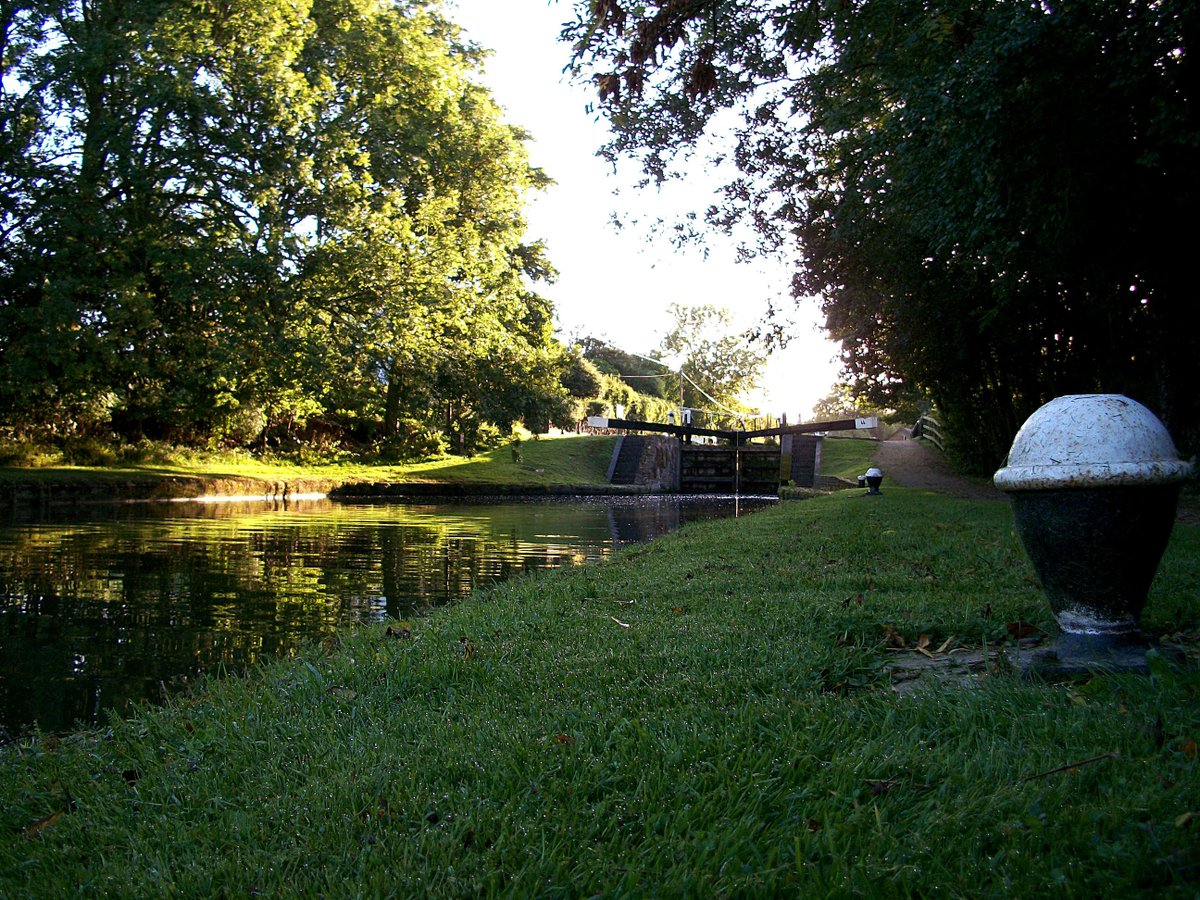 retired_tom's tweet photo. My photos from #September 2010
@CanalRiverTrust #GrandUnionCanal #Bulbourne #Lock #DryDock #TringReservoirs #Reflections
#Canals & #Waterways can provide #Peace & #calm for your own #Wellbeing #Lifesbetterbywater #KeepCanalsAlive https://t.co/95fWLHMraC