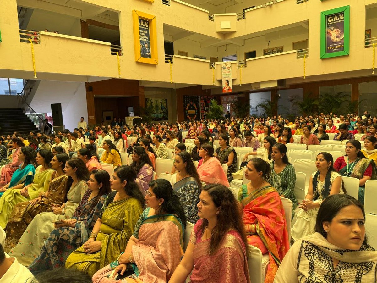sunilbansalbjp's tweet photo. आज गुरुग्राम स्थित GAV International School में आयोजित शिक्षक समागम में ‘एक देश, एक चुनाव’ विषय पर शिक्षकों को संबोधित किया।

इस अवसर पर हरियाणा प्रदेश अध्यक्ष श्रीमती अर्चना गुप्ता जी, प्रदेश संगठन महामंत्री श्री फ़नींद्र नाथ जी, विधायक श्री मुकेश शर्मा जी, ओलंपिक पदक विजेता एवं पद्मश्री दीपा मलिक जी सहित बड़ी संख्या में शिक्षकगण उपस्थित रहे।
@ONOE4India