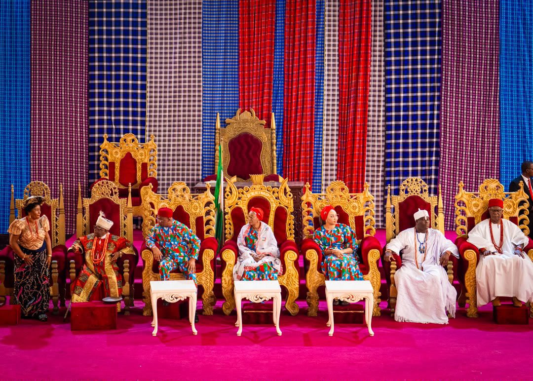 HouseEvergreen's tweet photo. APC Women’s PCC Directorate Congratulates Senator  Oluremi Tinubu on Imo, Anambra Chieftaincy Titles- says it’s Reward for impact

The National Women Mobilisation Directorate of the All Progressives Congress Presidential Campaign Council has congratulated the First Lady, https://t.co/0lR5YdcHv3