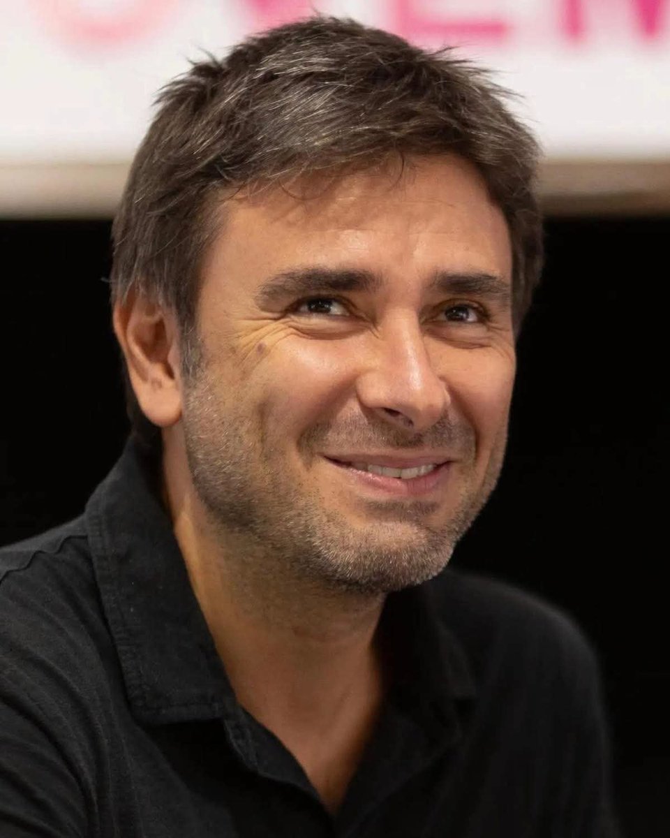 fasulo_antonio's tweet photo. Alessandro Di Battista è finalmente tornato a casa.

#DiBattista #AlessandroDiBattista #12settembre https://t.co/DFDqBp7lnX