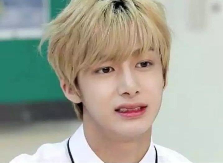 chaesdfghwjkl's tweet photo. me thinking na mag celebrate ng #MAGIC1stwin, punta ako Davao bukas
work: heyyyyyy may duty bukas
me: https://t.co/pepPuhLX0E