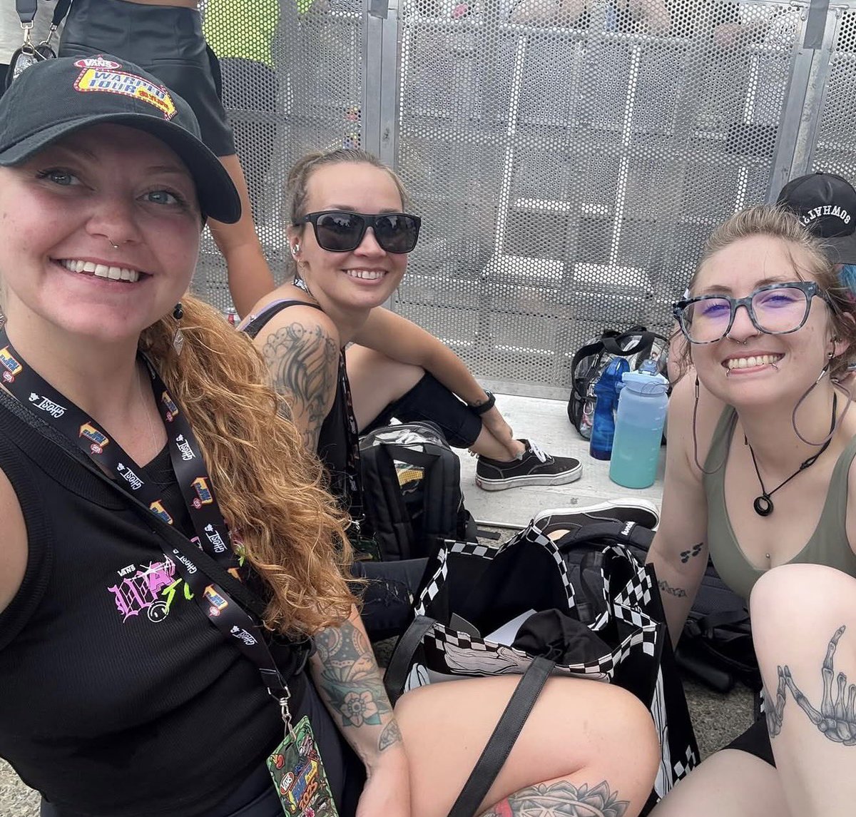 SusanShafffz93's tweet photo. Warped tour 2025 stole my heart ❤️ https://t.co/1i5tJrGYwC
