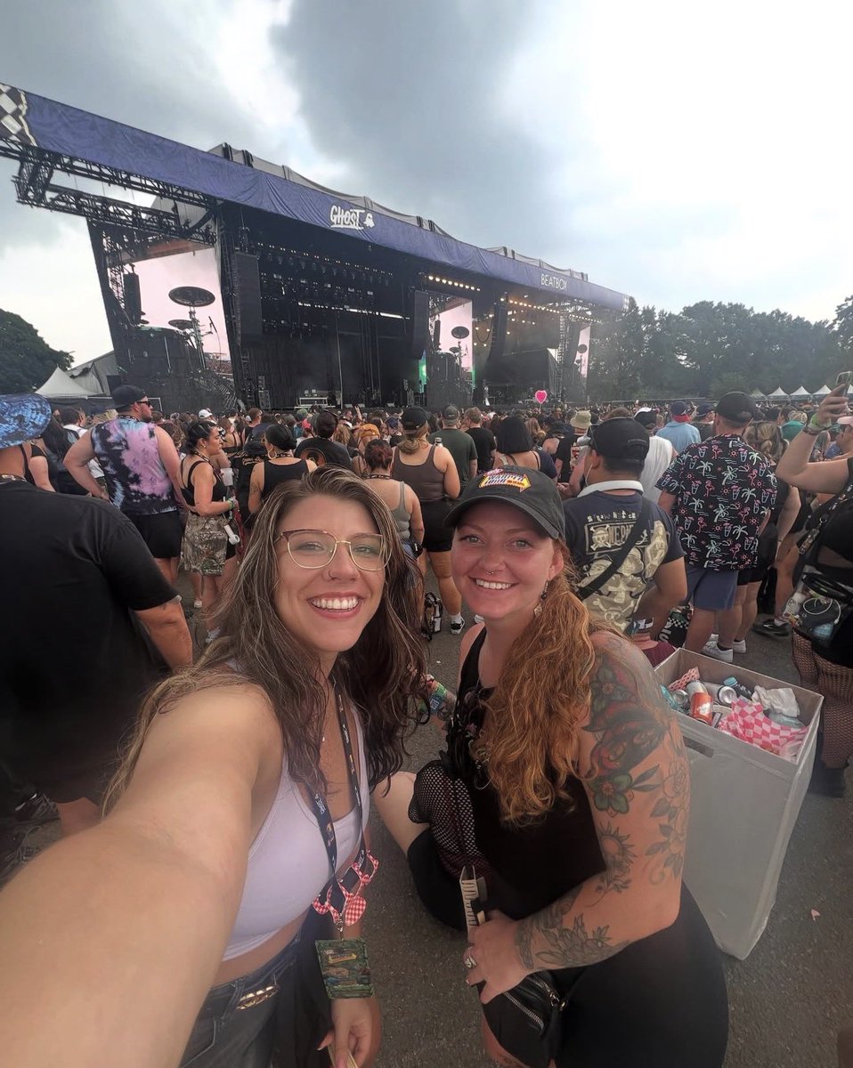 SusanShafffz93's tweet photo. Warped tour 2025 stole my heart ❤️ https://t.co/1i5tJrGYwC