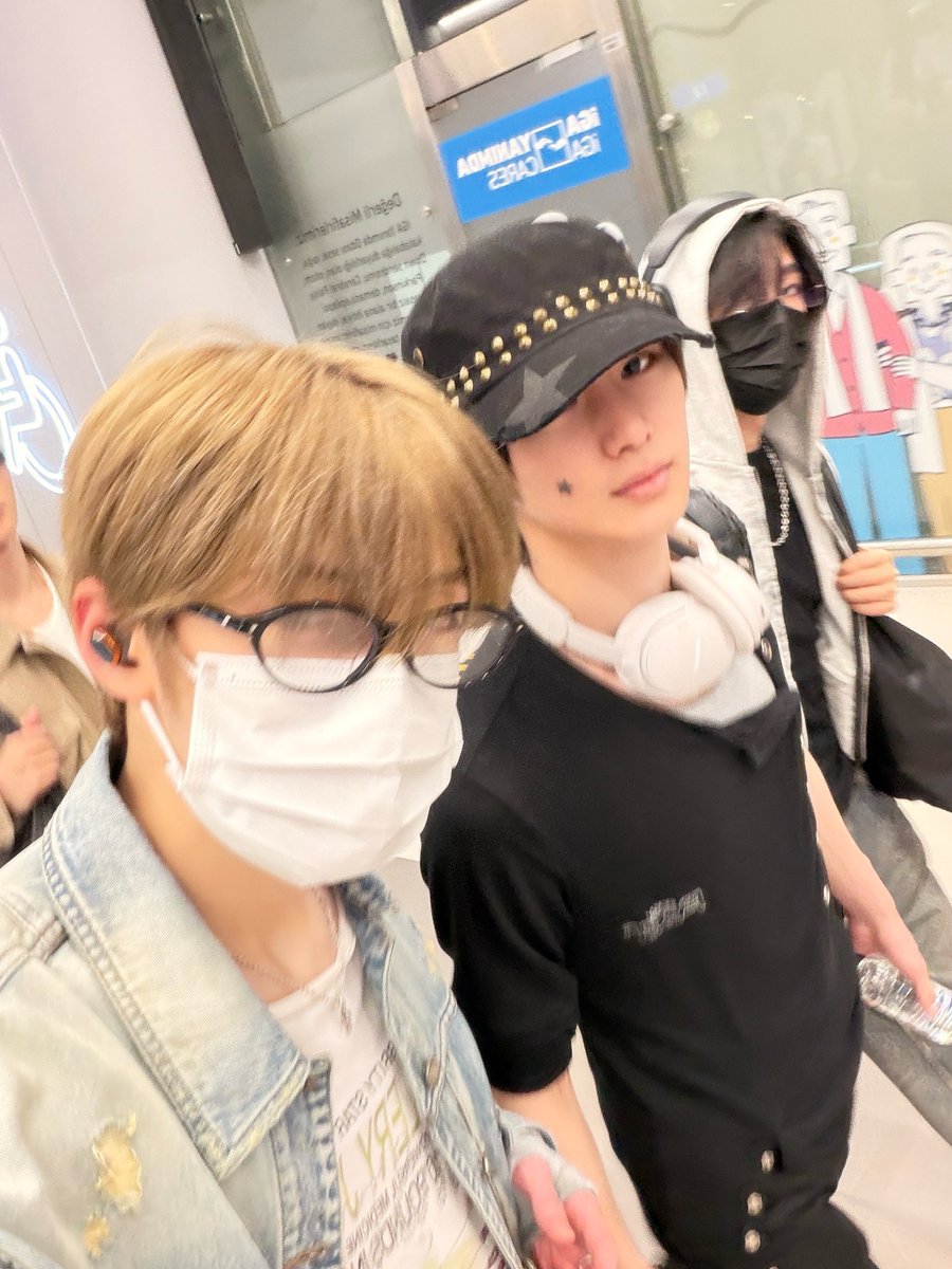 sanghteon's tweet photo. 260912 sanghyeon pluschat 💬

thankyou for always letting me go to wonderful places with the people that i love ❤️❤️

#상현 #SANGHYEON https://t.co/nFXquk96Jo