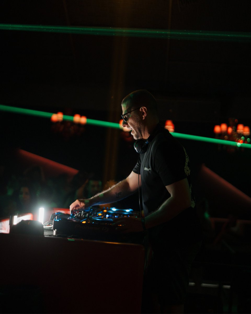 EmrahIs's tweet photo. The best DJs understand that the music is not just about playing tracks; it is about creating a feeling that stays with people 🖤 https://t.co/kQNEsIsOWG