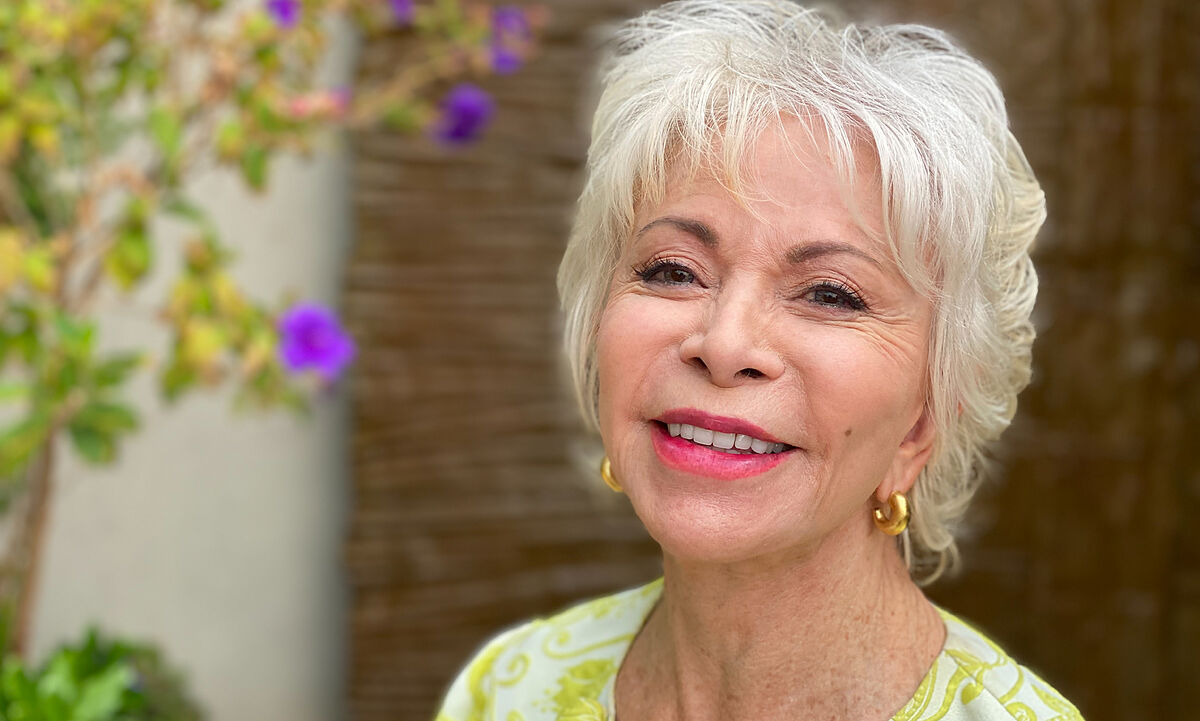 One_Bookaholic's tweet photo. Why You Should Read Isabel Allende: Her Best Novels https://t.co/X5boAyfSaU https://t.co/s2fyq9535e