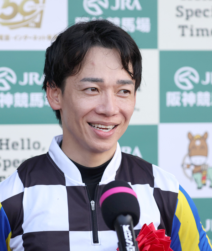 gallop_keiba's tweet photo. #松山弘平 騎手

「なかなか重賞に手が届いていませんでしたが、ジョバンニとこうして勝利することができてホッとしています。今年はメンタル的に馬が成長していました。スタートを決めてポジションを取りに行ったけど、そこで我慢ができて、そういう競馬ができるようになったのが強みです」 https://t.co/kUIsxulq4Q