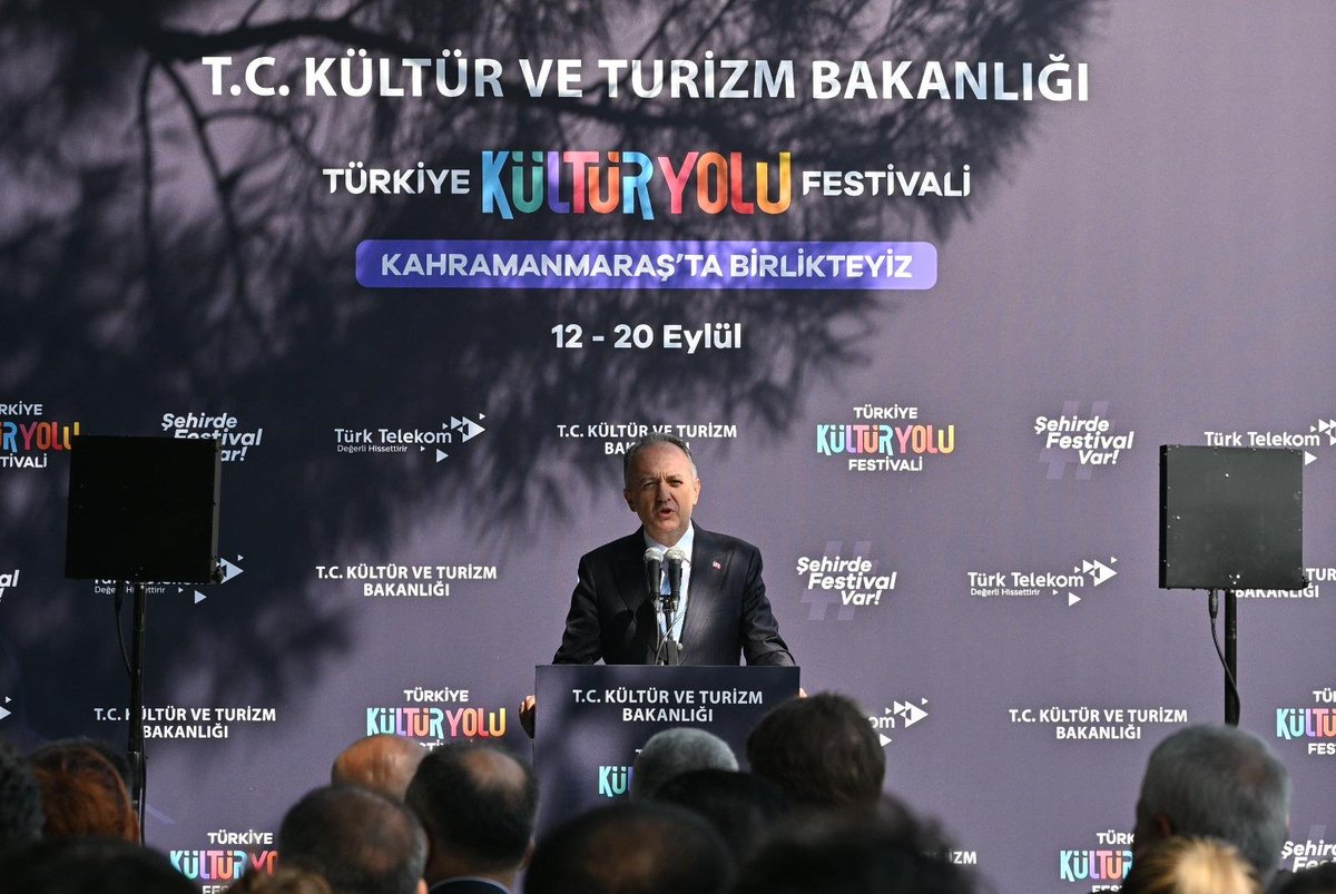 yazgi_gokhan's tweet photo. Kahramanmaraş; Millî Mücadele’de destanlaşan eşsiz kahramanlığı, köklü kültürel mirası ve güçlü edebiyat geleneğiyle ülkemizin müstesna kültür şehirlerinden biri…

6 Şubat depremlerinin yaralarını dayanışmayla sararken tarihine, kültürüne ve kadim değerlerine sahip çıkarak yeniden ayağa kalkan Kahramanmaraş’ta, Kültür Yolu Festivali ile şehrin dört bir yanında sanatın ve kültürün birleştirici gücünü hep birlikte yaşıyoruz.

Kültür Yolu Festivali; Kahramanmaraş’ın zengin mirasını, edebiyatını, sanatını ve kültürel birikimini geniş kitlelerle buluştururken şehrimizin yeniden yükselen hikâyesine de yeni bir heyecan katıyor.

Geçmişimizden aldığımız güçle, Türkiye Yüzyılı’nın kültür ve sanat vizyonu doğrultusunda, Kahramanmaraş’ın değerlerini yaşatmaya ve Kültür Yolu ile bu kadim mirası geleceğe taşımaya devam edeceğiz.

@TCKulturTurizm 
#kahramanmaraşkültüryolu