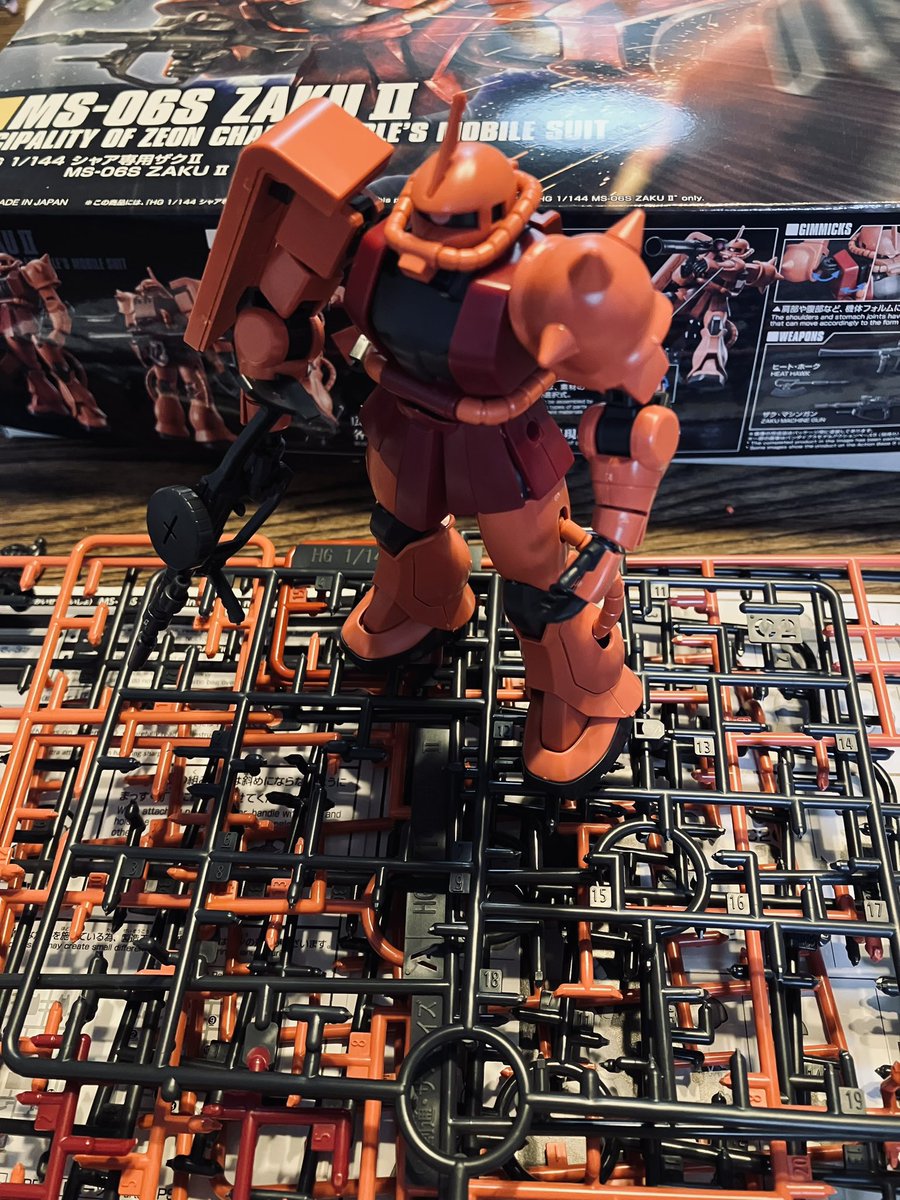 wznofuku's tweet photo. 四半世紀ぶりにザク作りましてん
赤やなくて緑がよかったのに。うどんの話やない。 https://t.co/94jyC3On4U